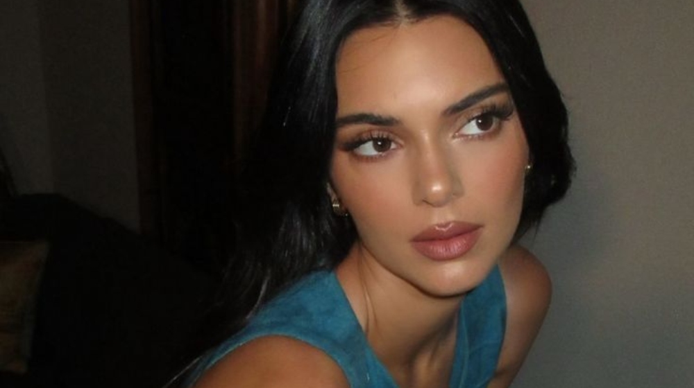 Cream Bronzer vs Contour: Γνωρίζεις ποια ακριβώς είναι η διαφορά στη χρήση τους;